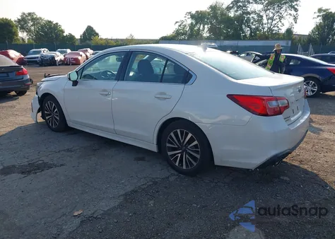 2019 Subaru Legacy 2.5I Premium z USA, uszkodzony, nr VIN 4S3BNAF63K3008266
